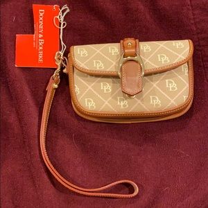 Dooney & Bourke wristlet